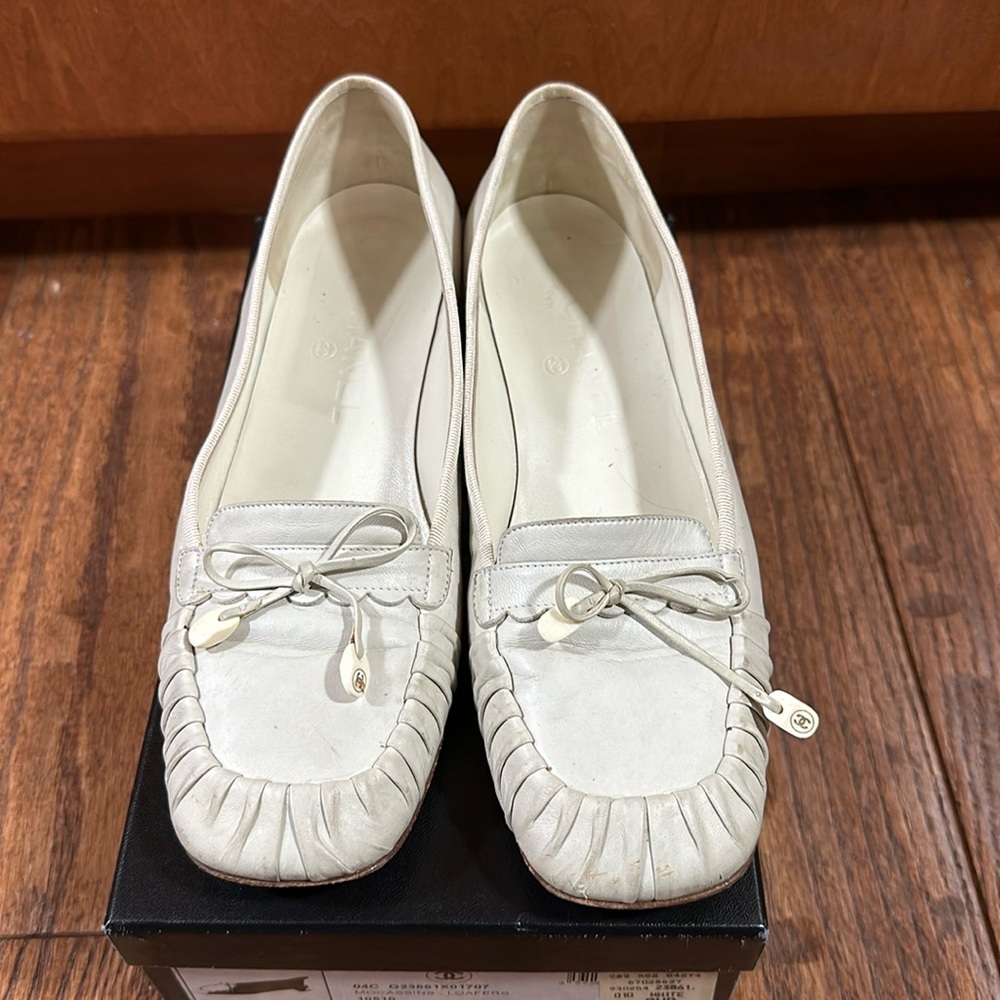 Channel white mocasins/loafers, size 38H